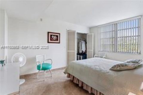 Copropriété à vendre à Pompano Beach, Floride: 3 chambres, 159.42 m2 № 2146463 - photo 8