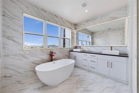 Townhouse in Apollo Beach, Florida 4 bedrooms, 222.59 sq.m. № 1517395 - photo 16