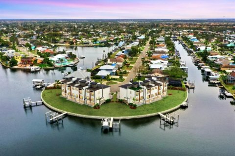 Townhouse in Apollo Beach, Florida 4 bedrooms, 222.59 sq.m. № 1517395 - photo 2