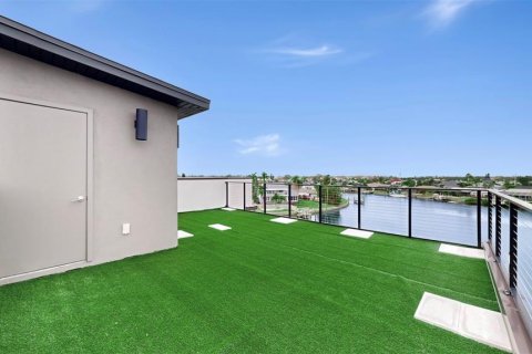 Townhouse in Apollo Beach, Florida 4 bedrooms, 222.59 sq.m. № 1517395 - photo 23