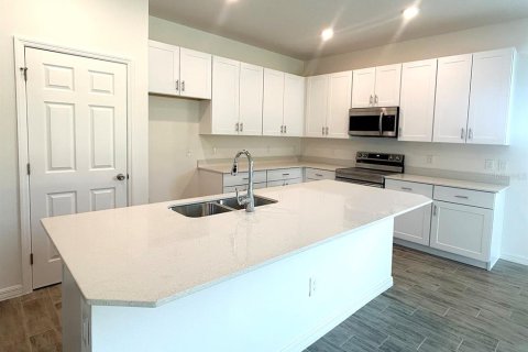 Villa ou maison à vendre à Tavares, Floride: 3 chambres, 182.65 m2 № 2425628 - photo 2