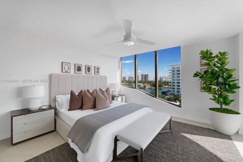 Купить кондоминиум в Бей-Харбор-Айлендс, Флорида 5 спален, 471.29м2, № 1987736 - фото 25