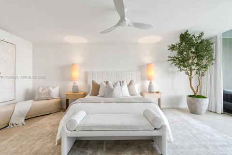 Купить кондоминиум в Бей-Харбор-Айлендс, Флорида 5 спален, 471.29м2, № 1987736 - фото 18