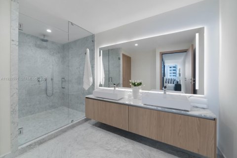 Купить кондоминиум в Бей-Харбор-Айлендс, Флорида 5 спален, 471.29м2, № 1987736 - фото 26