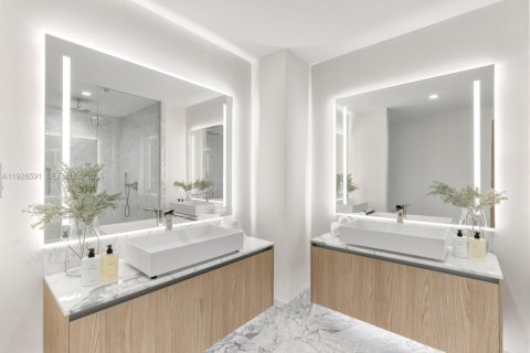 Купить кондоминиум в Бей-Харбор-Айлендс, Флорида 5 спален, 471.29м2, № 1987736 - фото 20