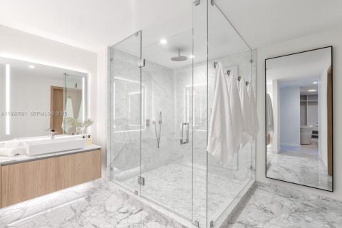 Купить кондоминиум в Бей-Харбор-Айлендс, Флорида 5 спален, 471.29м2, № 1987736 - фото 19