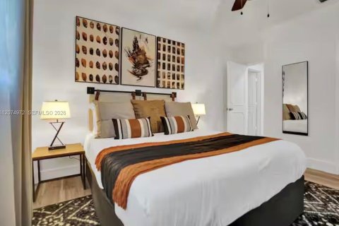 Casa en alquiler en Davie, Florida, 8 dormitorios, 360.18 m2 № 2339894 - foto 19