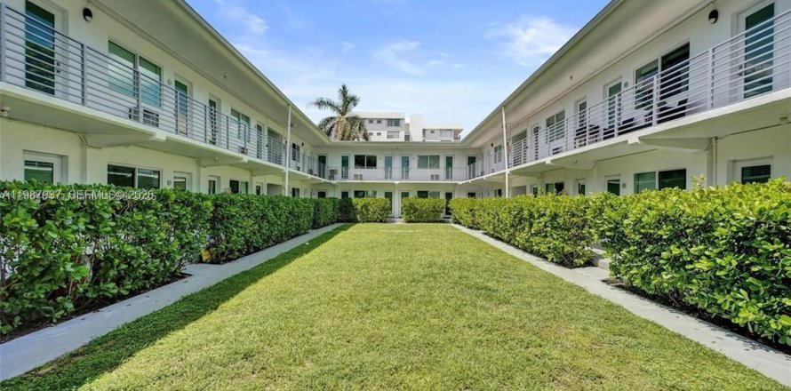 Квартира в Бей-Харбор-Айлендс, Флорида 1 спальня, 1976.22м2 № 2048806