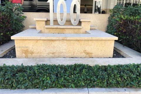 Condominio en alquiler en Miami Beach, Florida, 51.1 m2 № 2018303 - foto 28