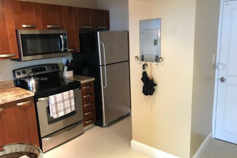 Condominio en alquiler en Miami Beach, Florida, 51.1 m2 № 2018303 - foto 15