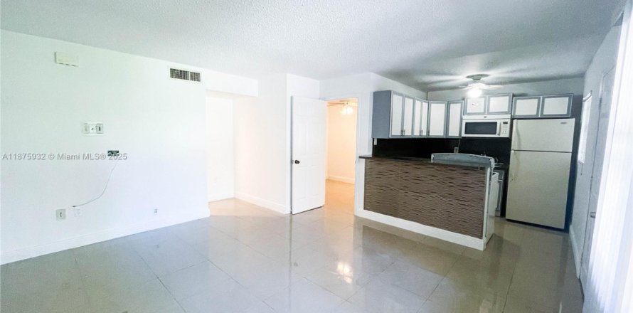 Apartment in Miami, Florida 1 bedroom, 62.24 sq.m. № 1926872