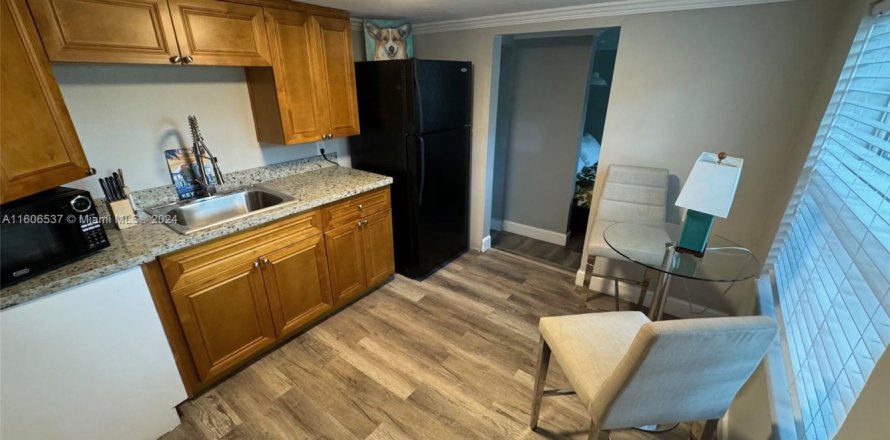 Apartment in Wilton Manors, Florida 2 bedrooms, 82.68 sq.m. № 1936285