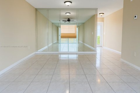 Condo in Lauderhill, Florida, 2 bedrooms  № 1974154 - photo 6