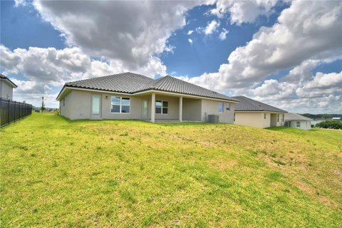 House in Auburndale, Florida 4 bedrooms, 278.71 sq.m. № 2111451 - photo 6