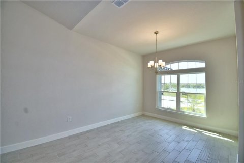 House in Auburndale, Florida 4 bedrooms, 278.71 sq.m. № 2111451 - photo 10