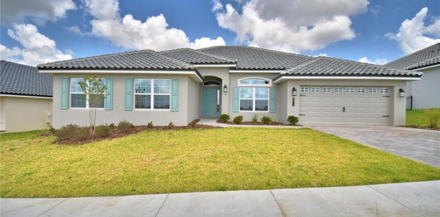 House in Auburndale, Florida 4 bedrooms, 278.71 sq.m. № 2111451