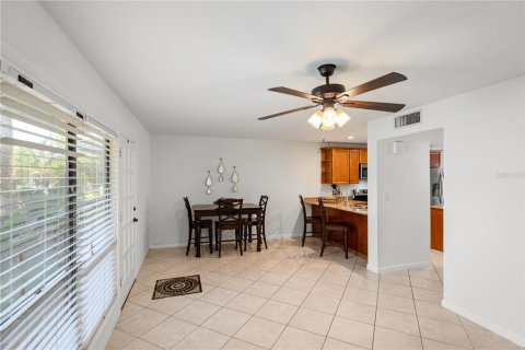 Touwnhouse à vendre à Tampa, Floride: 2 chambres, 137.5 m2 № 1684755 - photo 6