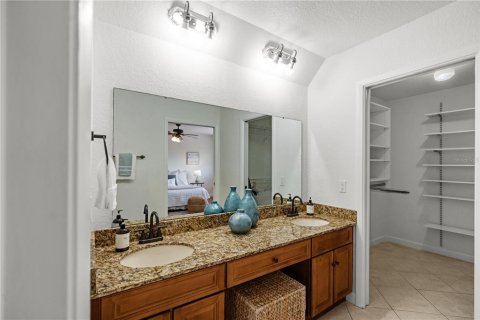 Touwnhouse à vendre à Tampa, Floride: 2 chambres, 137.5 m2 № 1684755 - photo 15