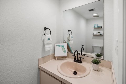 Touwnhouse à vendre à Tampa, Floride: 2 chambres, 137.5 m2 № 1684755 - photo 10