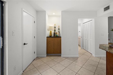 Touwnhouse à vendre à Tampa, Floride: 2 chambres, 137.5 m2 № 1684755 - photo 9