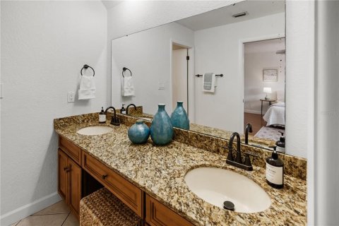 Touwnhouse à vendre à Tampa, Floride: 2 chambres, 137.5 m2 № 1684755 - photo 16