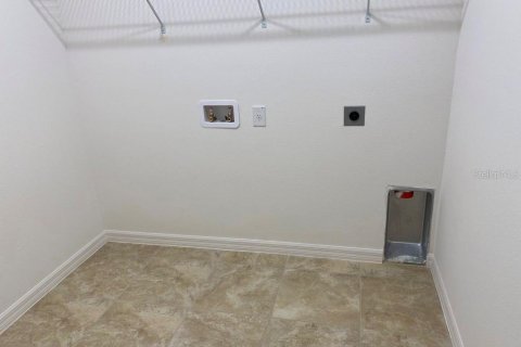 Casa en alquiler en Groveland, Florida, 3 dormitorios, 145.39 m2 № 1903355 - foto 12
