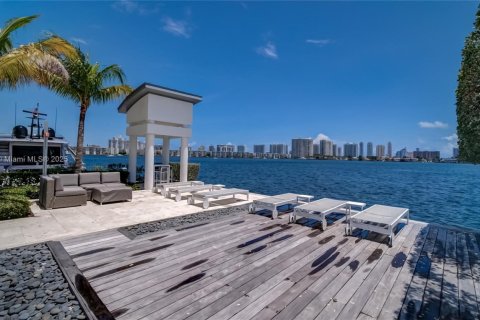 Condominio en venta en North Miami Beach, Florida, 3 dormitorios, 221.66 m2 № 1867894 - foto 29