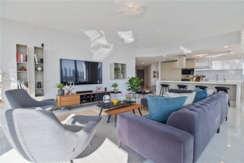 Condominio en venta en North Miami Beach, Florida, 3 dormitorios, 221.66 m2 № 1867894 - foto 2