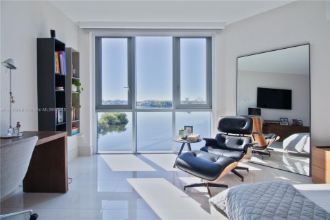 Condominio en venta en North Miami Beach, Florida, 3 dormitorios, 221.66 m2 № 1867894 - foto 9