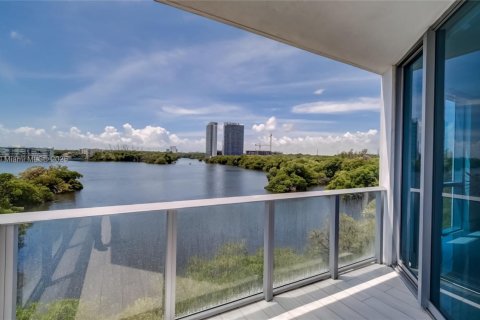 Condominio en venta en North Miami Beach, Florida, 3 dormitorios, 221.66 m2 № 1867894 - foto 18