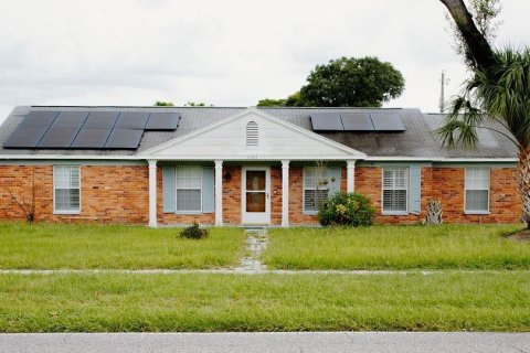 House in Tampa, Florida 6 bedrooms, 218.13 sq.m. № 2203288