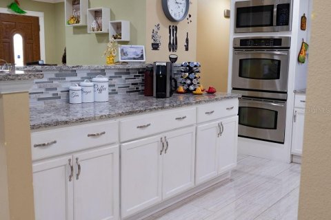 House in Tampa, Florida 6 bedrooms, 218.13 sq.m. № 2203288 - photo 5