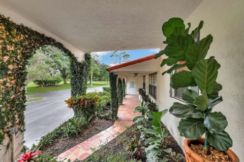 House in Okeechobee, Florida 4 bedrooms, 315.87 sq.m. № 2186423 - photo 8