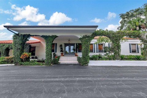 House in Okeechobee, Florida 4 bedrooms, 315.87 sq.m. № 2186423 - photo 6
