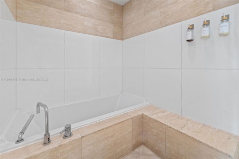 Condominio en venta en Miami Beach, Florida, 3 dormitorios, 171.13 m2 № 1852098 - foto 29