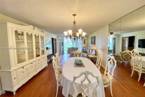 Снять в аренду кондоминиум в Пемброк-Пайнс, Флорида 2 спальни, 108.7м2, № 1977755 - фото 7