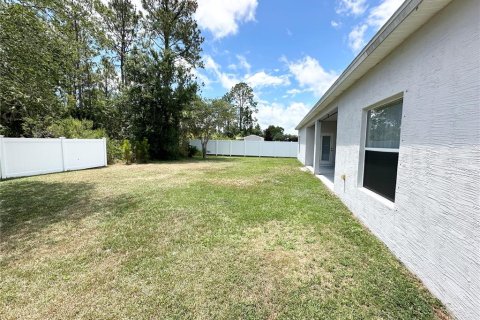 House in Palm Coast, Florida 4 bedrooms, 209.03 sq.m. № 1679284 - photo 9