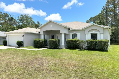 House in Palm Coast, Florida 4 bedrooms, 209.03 sq.m. № 1679284 - photo 3