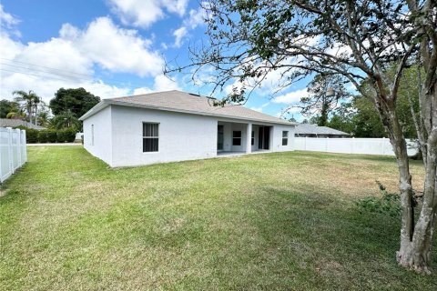 House in Palm Coast, Florida 4 bedrooms, 209.03 sq.m. № 1679284 - photo 7