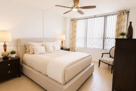 Condominio en venta en Hollywood, Florida, 2 dormitorios, 126.35 m2 № 2264343 - foto 6