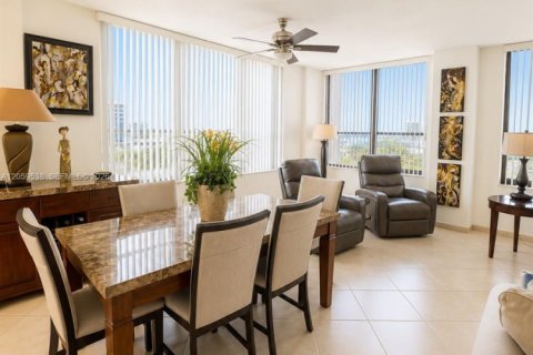Condominio en venta en Hollywood, Florida, 2 dormitorios, 126.35 m2 № 2264343 - foto 3