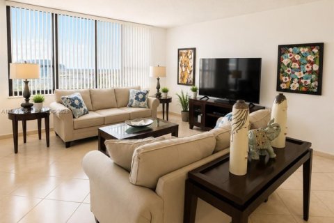 Condominio en Hollywood, Florida, 2 dormitorios  № 2264343