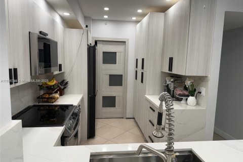 Condominio en venta en Miramar, Florida, 3 dormitorios, 110.74 m2 № 2018621 - foto 7