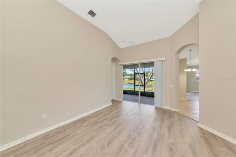 Villa ou maison à louer à Bradenton, Floride: 5 chambres, 273.88 m2 № 2098612 - photo 6