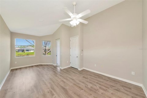 Villa ou maison à louer à Bradenton, Floride: 5 chambres, 273.88 m2 № 2098612 - photo 14