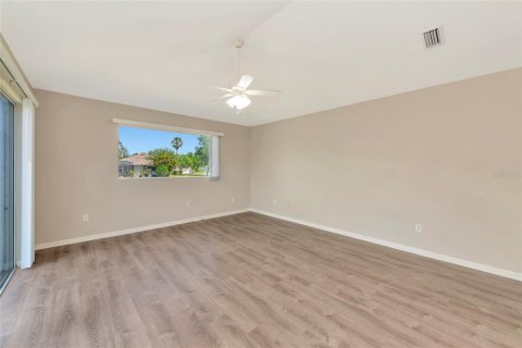 Villa ou maison à louer à Bradenton, Floride: 5 chambres, 273.88 m2 № 2098612 - photo 12