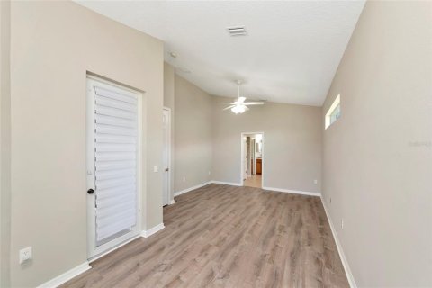 Villa ou maison à louer à Bradenton, Floride: 5 chambres, 273.88 m2 № 2098612 - photo 16
