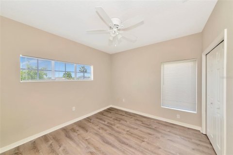 Villa ou maison à louer à Bradenton, Floride: 5 chambres, 273.88 m2 № 2098612 - photo 28