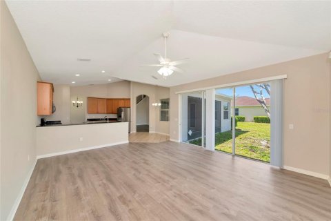 Villa ou maison à louer à Bradenton, Floride: 5 chambres, 273.88 m2 № 2098612 - photo 11