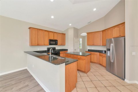 Villa ou maison à louer à Bradenton, Floride: 5 chambres, 273.88 m2 № 2098612 - photo 9